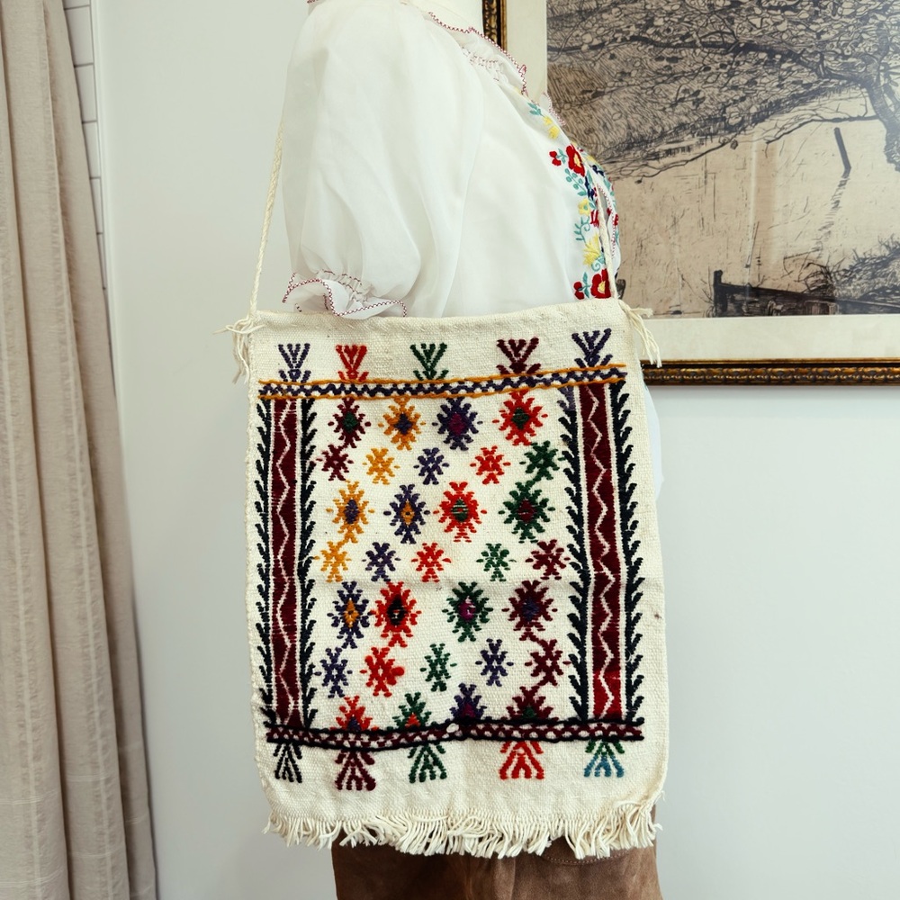 ✨ VINTAGE 1970s handmade woven bag